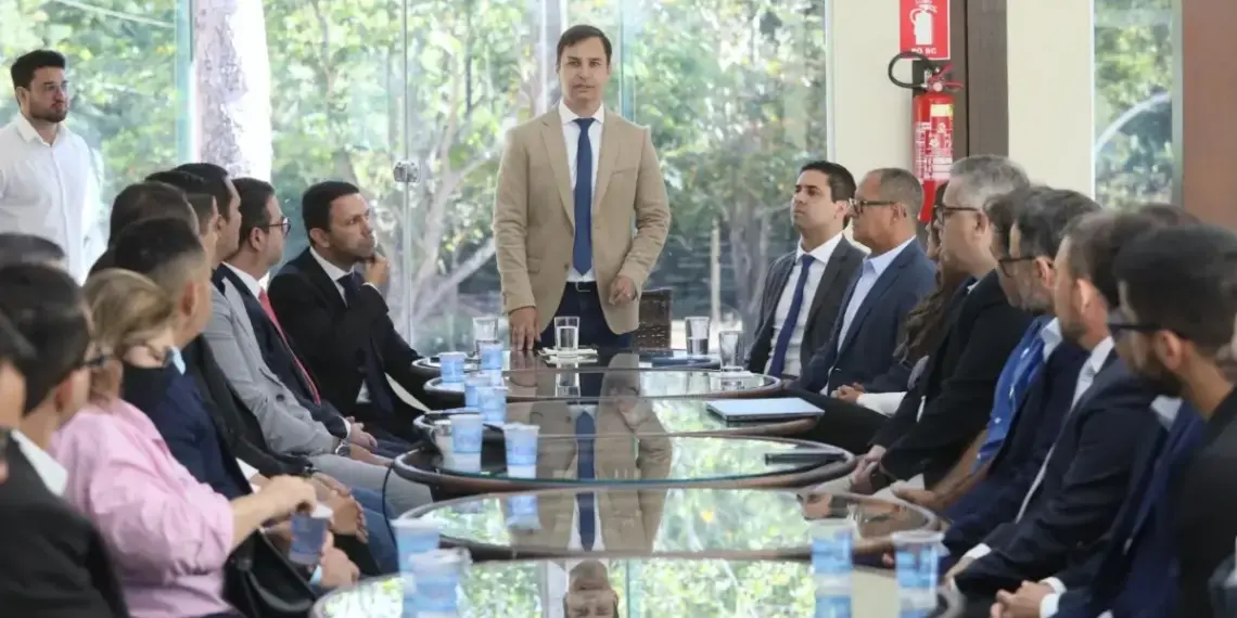 Carlos Velozo garante a secretários que “não existe rompimento” e reforça continuidade; porta-voz do secretariado, Carlos Jr: “Palmas não pode ser penalizada por equívoco processual”