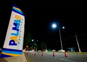 Prefeito Eduardo Siqueira Campos entrega nova iluminação em tecnologia LED na Avenida JK, na entrada de Palmas