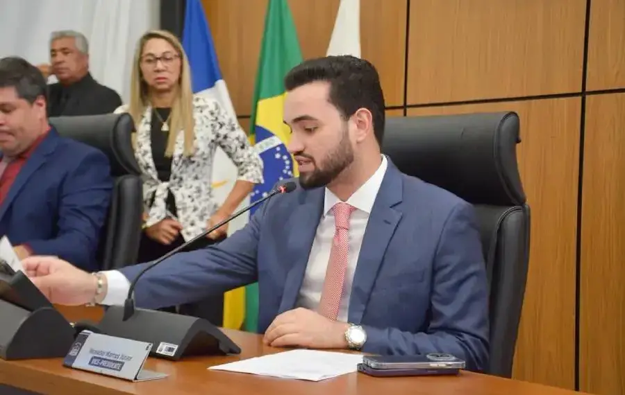 Mais segurança nas praias e água potável nas praças vereadores aprovam propostas de Marcos Júnior