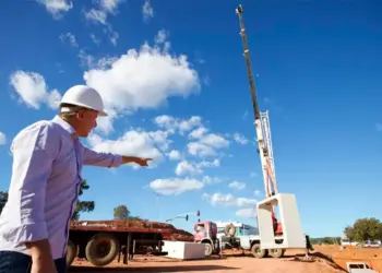 Prefeito Eduardo Siqueira Campos acompanha avanço de obras nas regiões sul e norte de Palmas