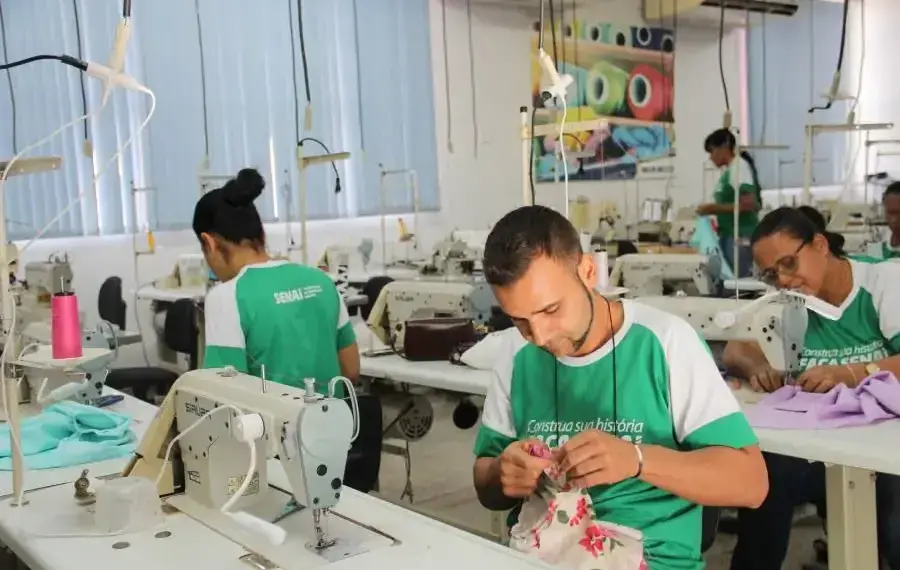SENAI abre vagas em cursos rápidos de moda praia em Araguaína para temporada de julho