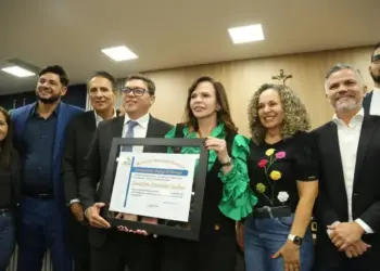 Senadora Professora Dorinha recebe título de Parlamentar Amiga de Gurupi