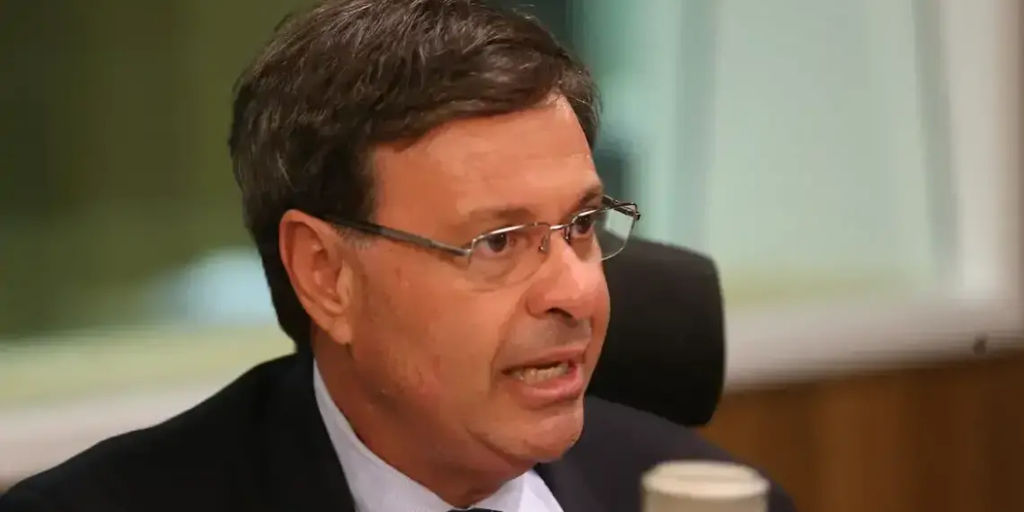 Alexandre de Moraes revoga prisão do ex-ministro Gilson Machado