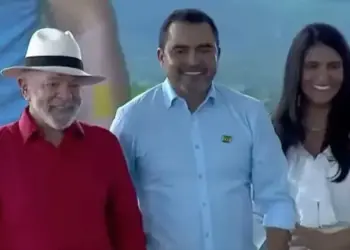 Em trocas de afago, Wanderlei diz que já votou em Lula e presidente responde: “O bom filho à casa retorna”
