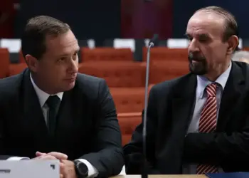 Mauro Cid confirma que Bolsonaro presenciou apresentação de minuta golpista, enxugou e só deixou a prisão de Alexandre de Moraes