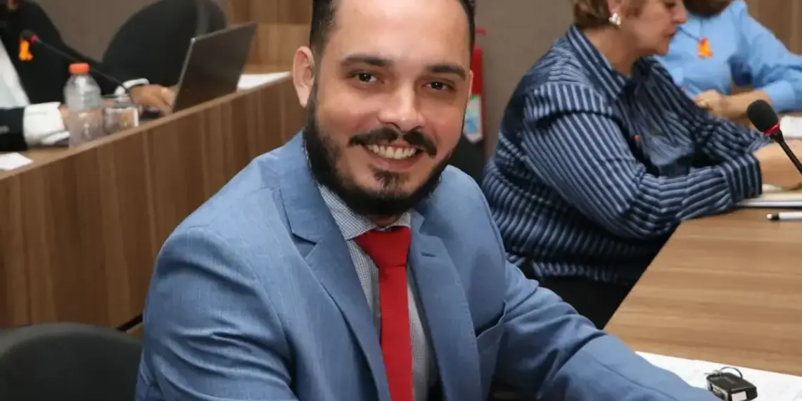 Advogado e candidato a presidente do PT, Nile protocola reclamação no TRE-TO numa 2ª tentativa de conseguir vaga de Eli Borges para Célio Moura