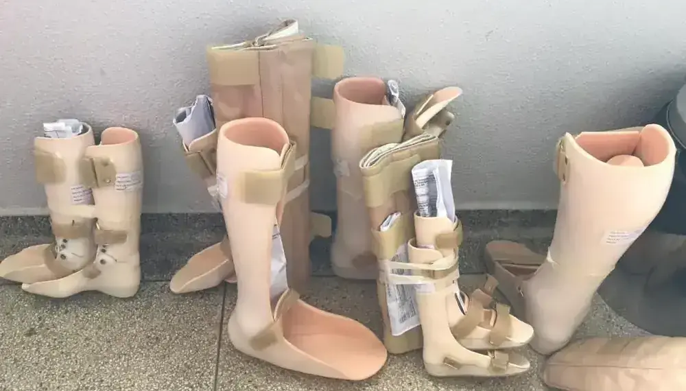 Por “reiterada inadimplência” e dívida de R$ 7,6 milhões, grupo que fornece órteses, próteses e materiais especiais rompe contrato com Estado; Sesau garante que não haverá interrupção de serviços