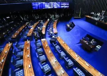 Senado segue Câmara e também derruba decreto do IOF