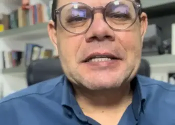 RESUMO | Amastha terá que gastar muita saliva para ficar na Zeladoria; e os vereadores que decidiram ser solidários a Carlos Jr 18 dias depois da exoneração? Impressionante!