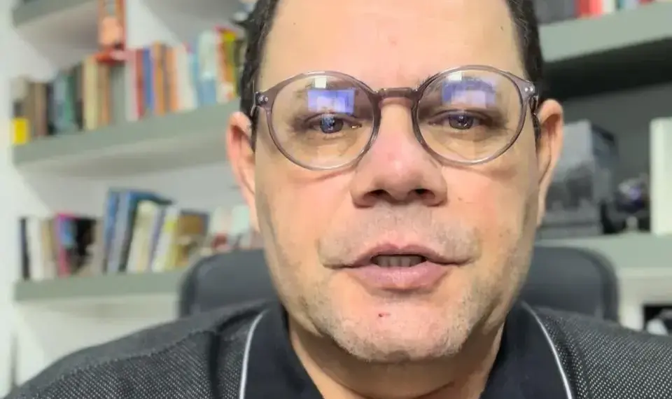 RESUMO | Eduardo, a “Lâmpada de Israel” de Carlos Velozo, está livre para agir; deputado Eli Borges precisa dizer ao TO se concordou com a bandeira impatriota de Trump no Congresso