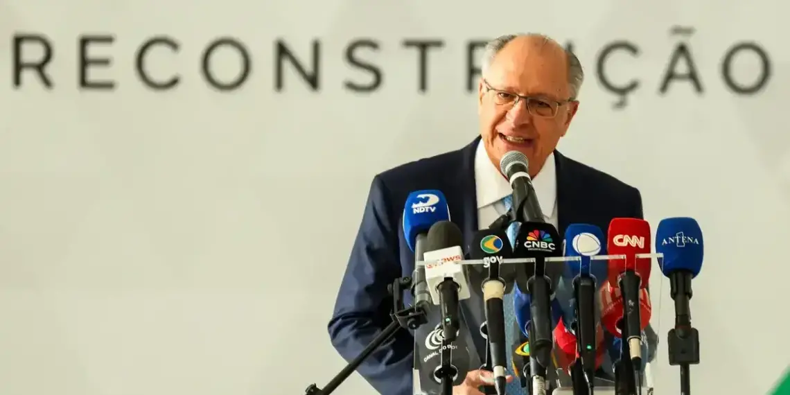 Comitê criado por presidente Lula com exportadores, sob coordenação de Alckmin, vai discutir nesta terça-feira tarifa dos EUA