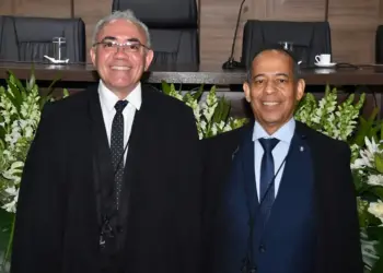 Desembargador Adolfo Amaro assume presidência do TRE-TO e vai conduzir eleições gerais no Estado; João Rodrigues Filho é o vice