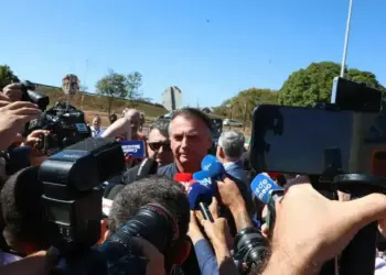 Bolsonaro nega ter descumprido proibição de uso de redes sociais