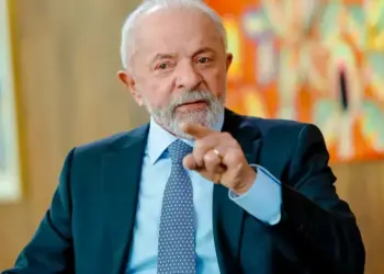 Brasil negociará como país soberano, diz Lula ao New York Times