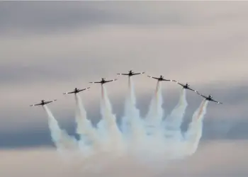 Para marcar o início das festividades do aniversário do município, grande público prestigia show da Esquadrilha da Fumaça em Porto Nacional