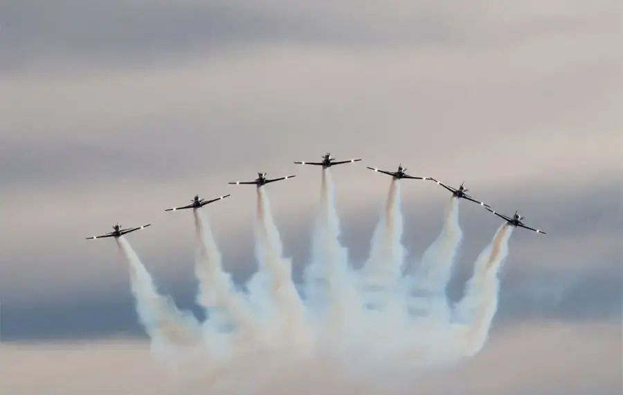 Para marcar o início das festividades do aniversário do município, grande público prestigia show da Esquadrilha da Fumaça em Porto Nacional