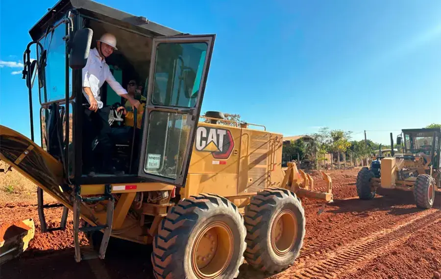 Com investimento de mais de R$ 40 mi, prefeito Eduardo Siqueira vistoria obras do Distrito Industrial de Taquaralto