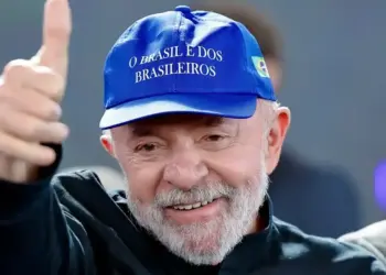 No Espírito Santo, Lula diz que governo tem apoio do povo para enfrentar sanção de Trump e que Brasil não pode “baixar a cabeça” para chantagens e ameaças