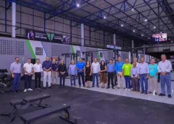 Roberto Pires e diretoria reinauguram academia do Centro de Atividades do SESI em Araguaína