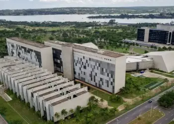 STJ critica ingerência externa no Judiciário brasileiro