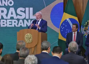 Governo anuncia R$ 30 bi em crédito para setores afetados por tarifaço e batiza MP de “Brasil Soberano”