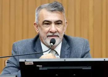 EM OFF | Governo do TO se configura para 2026 e Dorinha perde espaço; grupo de Alexandre Guimarães diz que Wagner fez, sim, compromisso para o Senado; da tribuna, Amastha morde e assopra gestão Eduardo