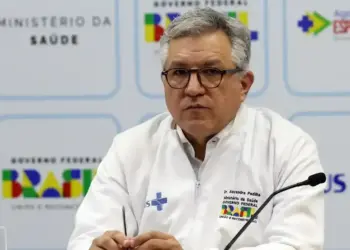 EUA revogam vistos de funcionários do governo ligados ao Mais Médicos e Padilha reage: “Saúde e soberania não se negociam”