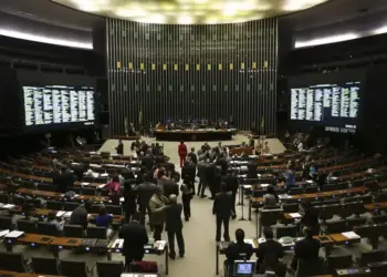 EM OFF | Paraná Pesquisas mostra liderança de Dorinha rumo ao Palácio neste momento, mas indecisos somam 71%; dos municípios do TO, 80% têm orçamento menor que emendas de um congressista; Wanderlei chama oposição de “fraca”