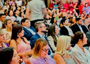 Ao lado de Cinthia Ribeiro, Mantoan participa do lançamento do projeto “Por todas as Marias” no Palácio Araguaia