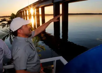 Com previsão de entrega até julho do ano que vem, governador vistoria obras da duplicação da ponte Palmas-Luzimangues