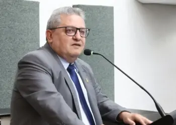 EM OFF | Laurez chama coletiva de imprensa para falar sobre seus novos caminhos com o PSD; levantamento mostra que estabilidade de Amélio no Bico em suas 5 eleições; vereadores de Colinas voltam a cobrar respeito de Kasarin