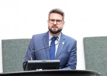 Na tribuna da Aleto, Mantoan propõe a criação do Selo Empresa Amiga do Autista, Cartão Mulher Tocantinense e Auxílio Ampara