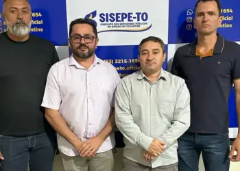 Salários de servidores com mais de 10 anos de carreira estão abaixo de R$ 2 mil, denuncia Sisepe