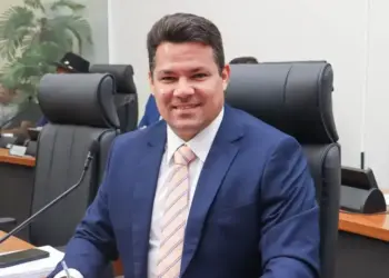 Com o tempo da liderança, Amastha volta a criticar MP da Merenda; base reage e põe gestão do colega como prefeito à prova