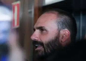 Presidente da Câmara, Hugo Motta, envia pedido para cassar Eduardo Bolsonaro ao Conselho de Ética