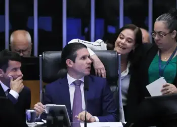 Câmara aprova urgência para isenção do IR de quem ganha até R$ 5 mil