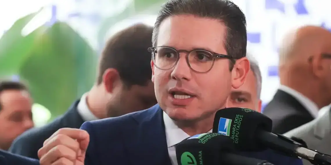 Hugo Motta envia à Corregedoria pedido de afastamento de 15 deputados após motim na Câmara