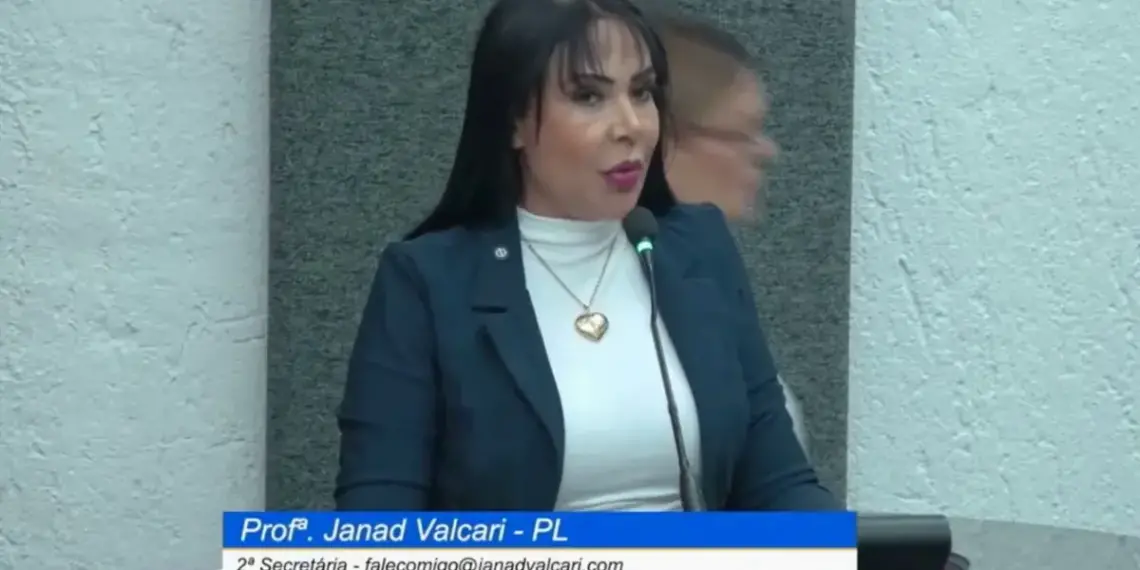 Na Aleto, Janad anuncia que está na oposição a Wanderlei, faz denúncia contra Secretaria do Turismo e avisa a quem diz que ela tem “telhado de vidro”: “Fiquem à vontade”