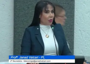 Na Aleto, Janad anuncia que está na oposição a Wanderlei, faz denúncia contra Secretaria do Turismo e avisa a quem diz que ela tem “telhado de vidro”: “Fiquem à vontade”