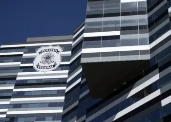 PF diz que Bolsonaro burlou STF e encaminhou 300 vídeos pelo WhatsApp 