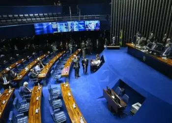 Após obstrução, Senado aprova isenção de Imposto de Renda para quem ganha até dois salários mínimos