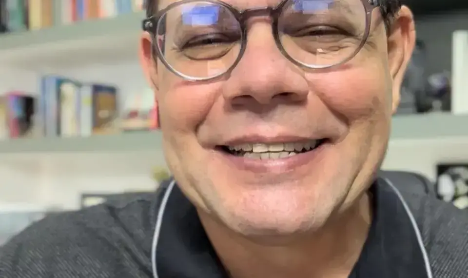 RESUMO | Gomes terá que descer do muro: Dorinha ou Amélio? Vicentinho Jr e Amélio conversam