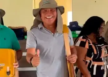 Auri-Wulange participa da entrega de kits