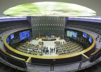 Luiz Fux atende presidente do Congresso e mantém número de deputados para as eleições de 2026