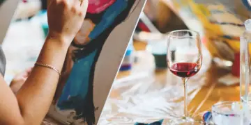 Oficina “Arte e Vinho” leva criatividade à II Semana de Design em Palmas