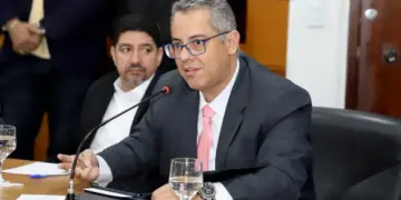 Governador Laurez troca Israel, irmão de Alexandre Guimarães, por Júlio Edstron na presidência da Mineratins