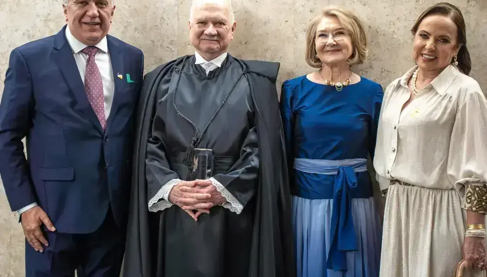 Laurez Moreira prestigia posse de Fachin na presidência do STF: “Presença do TO demonstra respeito e consciência institucional”, diz governador