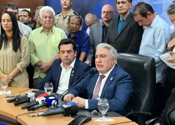 Governador Laurez anuncia exoneração do secretariado de Wanderlei por orientação do ministro Campbell, volta a negar ter tramado e promete transparência