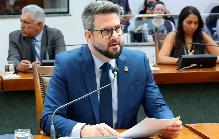 Mantoan apresenta na Aleto Projeto de Lei que cria campanha “Mulher segura, sociedade forte”