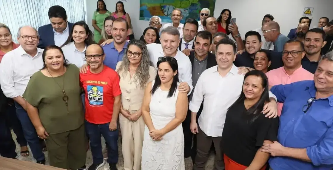 Eduardo Siqueira se compromete a doar terrenos para a construção de 1,7 mil moradias em Palmas